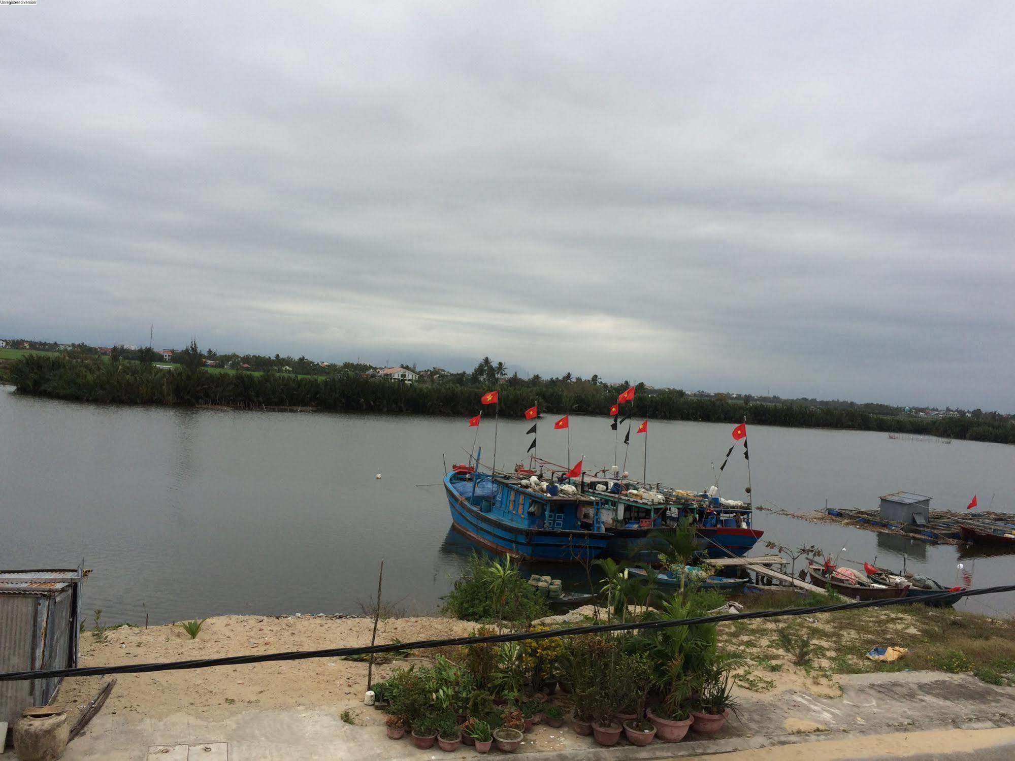 River Park Trademark River Park Homestayandhostel Hoian Hoi An Bagian luar foto