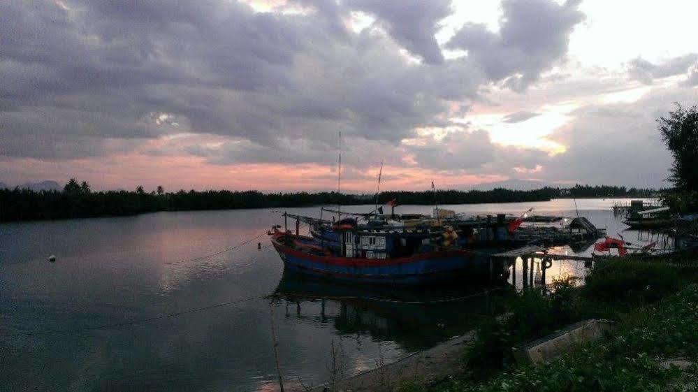 River Park Trademark River Park Homestayandhostel Hoian Hoi An Bagian luar foto